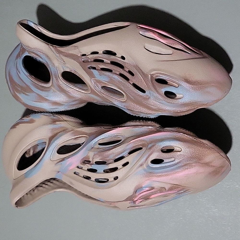 NWOTB Adidas Foam Runners Pink and Blue Tan Slip On Size 8 MENS - Picture 5 of 10